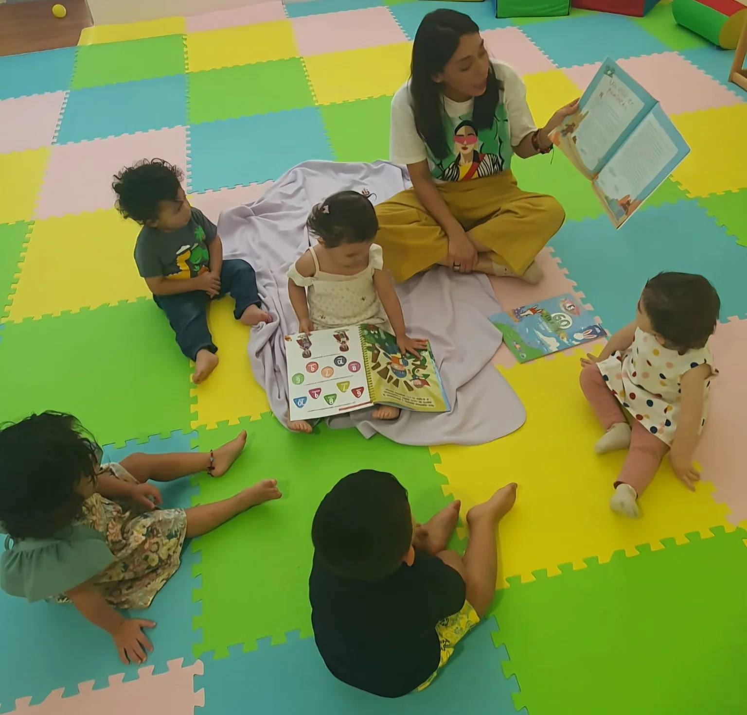 Actividad educativa en PequesHUB